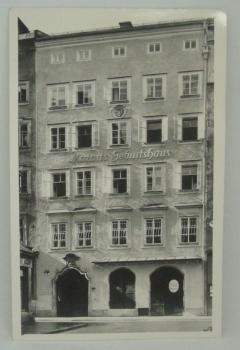 Ansichtskarte Mozarts Geburtshaus in Salzburg, Getreidegasse 9 (1956)